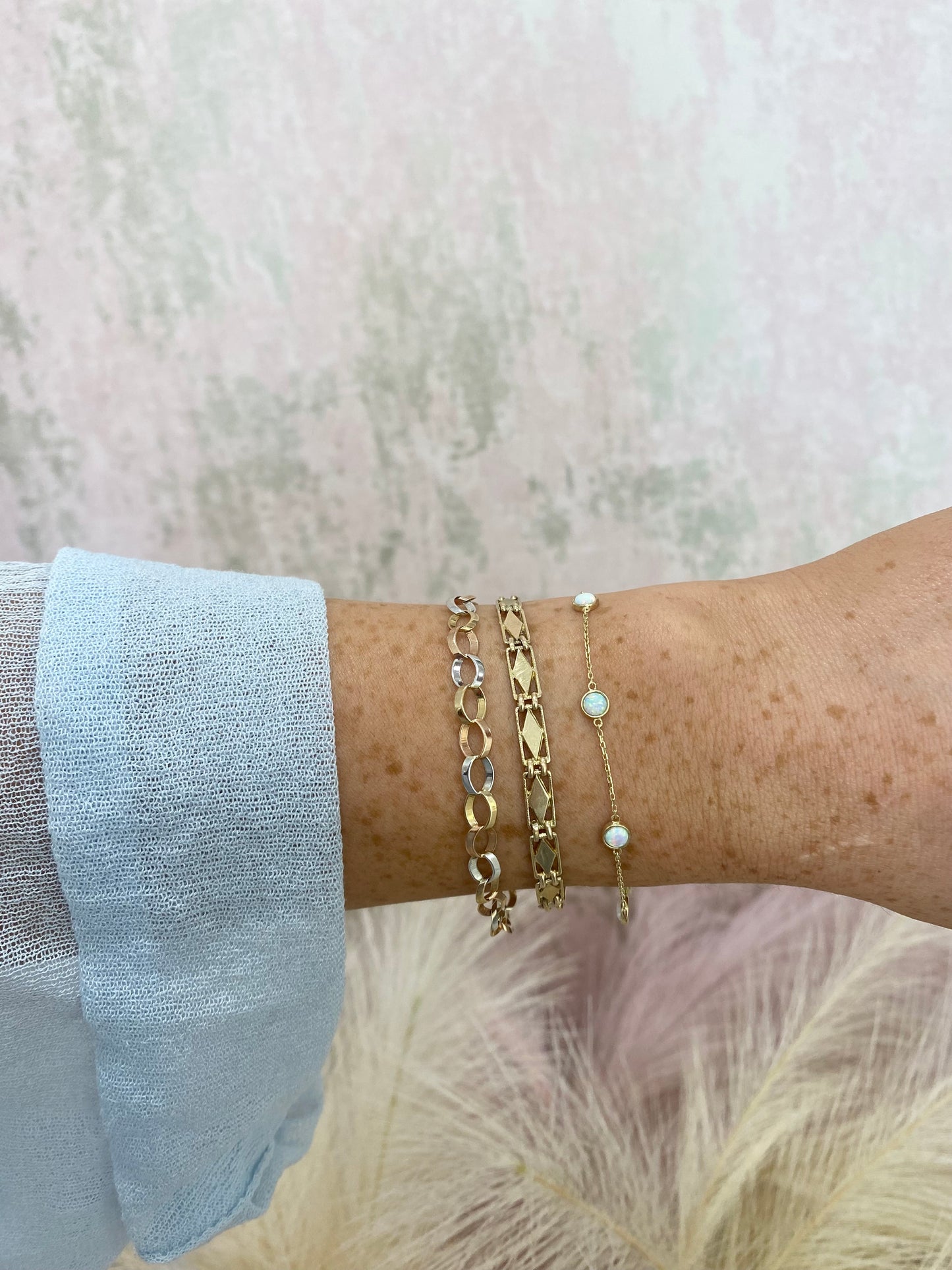 Vintage (1974) Shorter Length (6.25") 9ct Gold Panel Bracelet