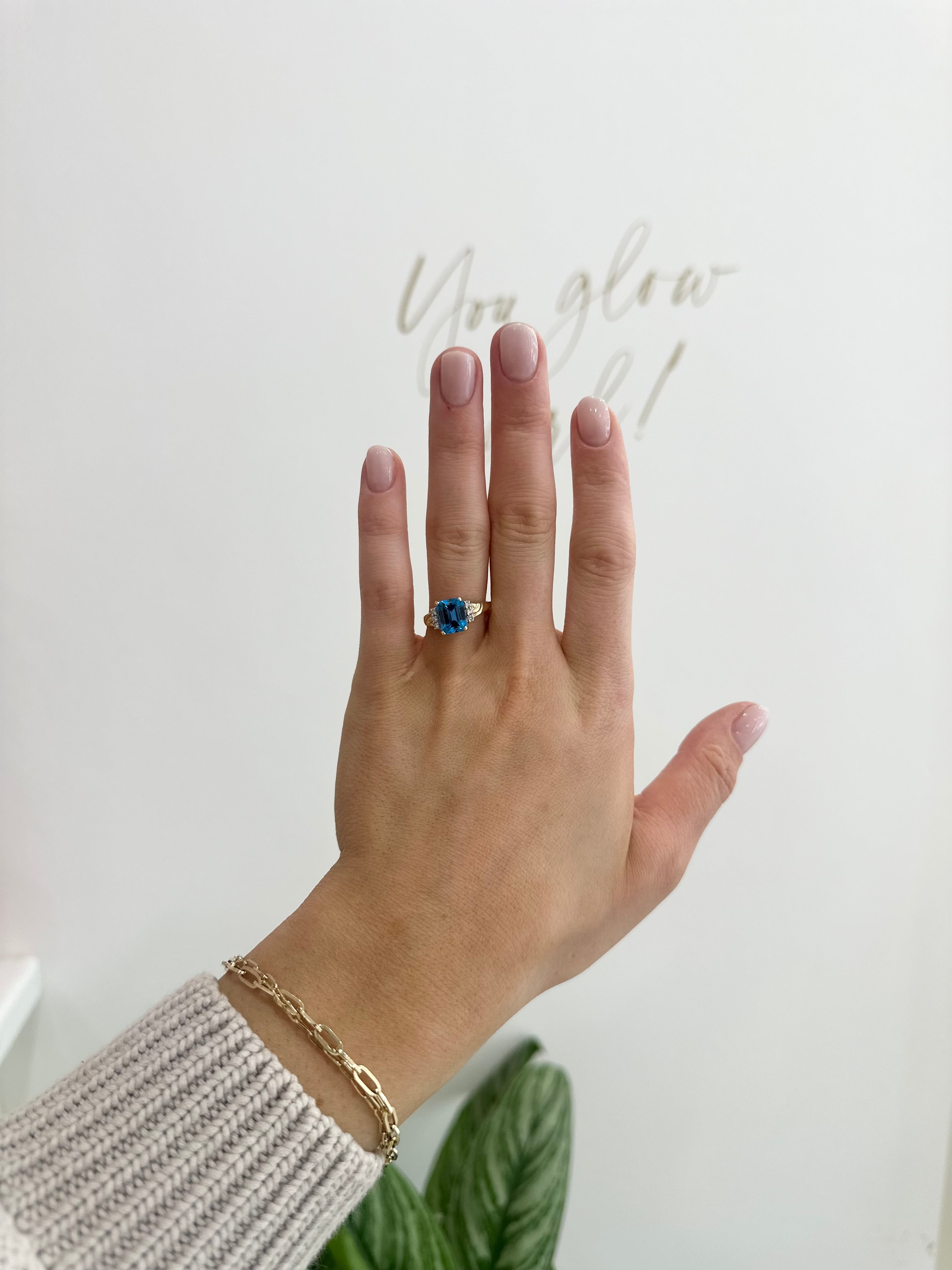 14ct Gold Blue Topaz & Diamond Ring
