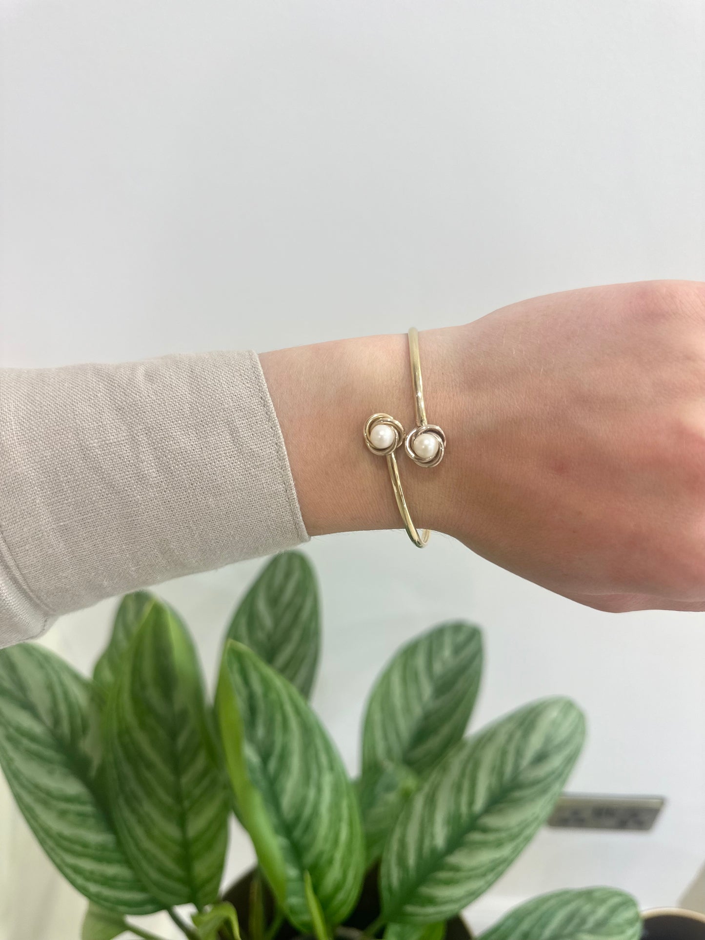 9ct Gold Pearl Bangle