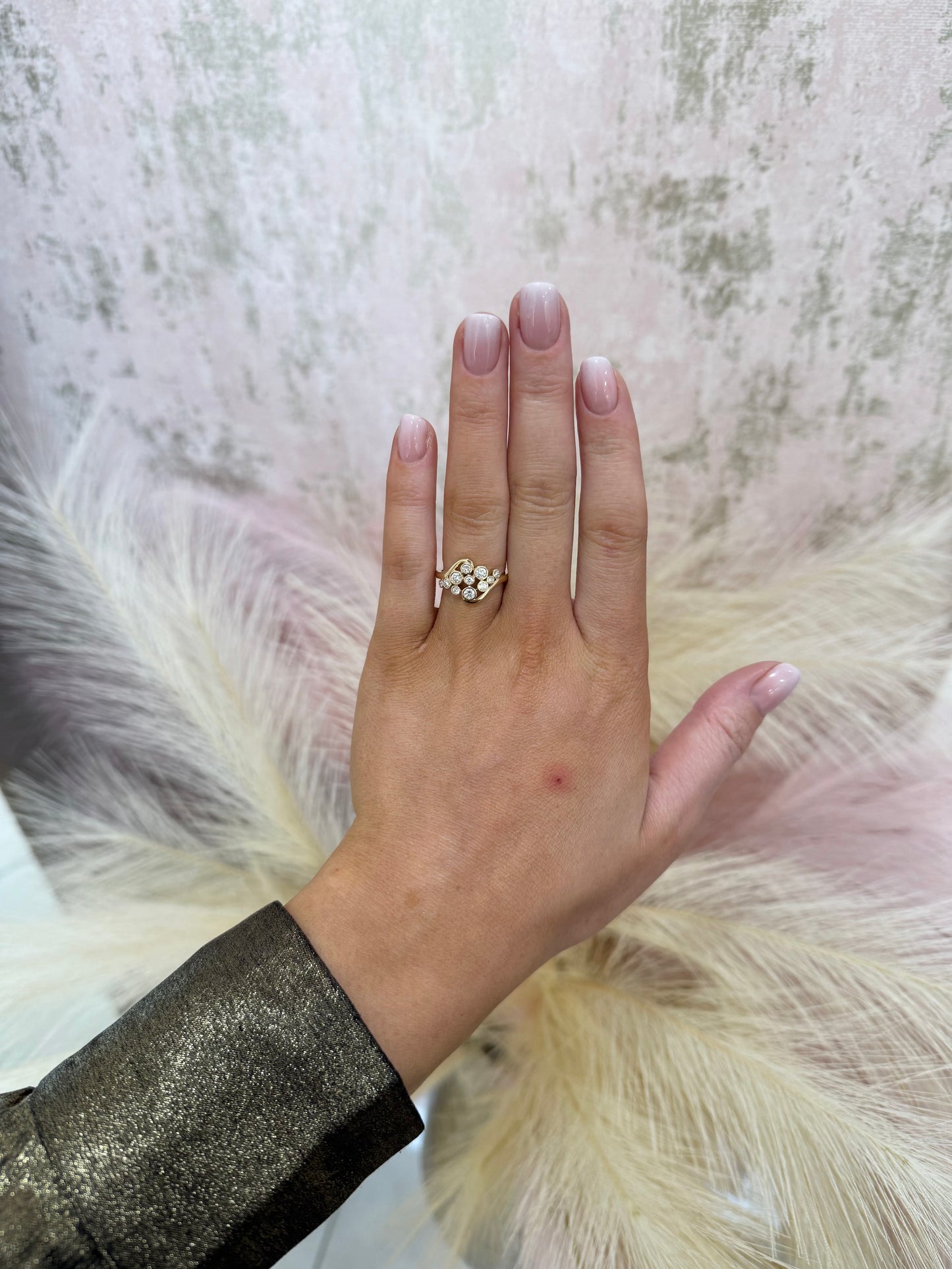 18ct Cluster Diamond Ring