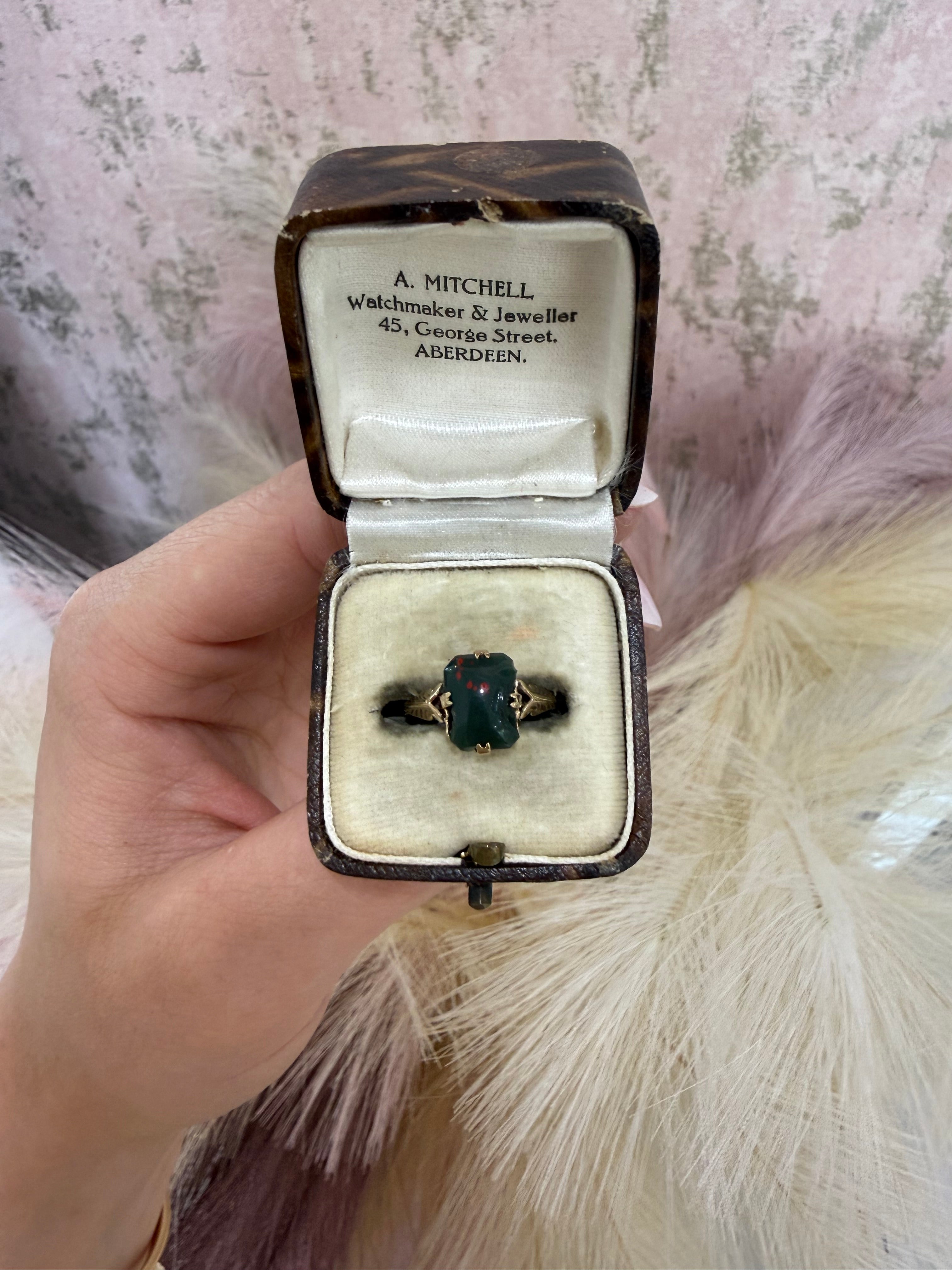 9ct Gold Antique Bloodstone Ring