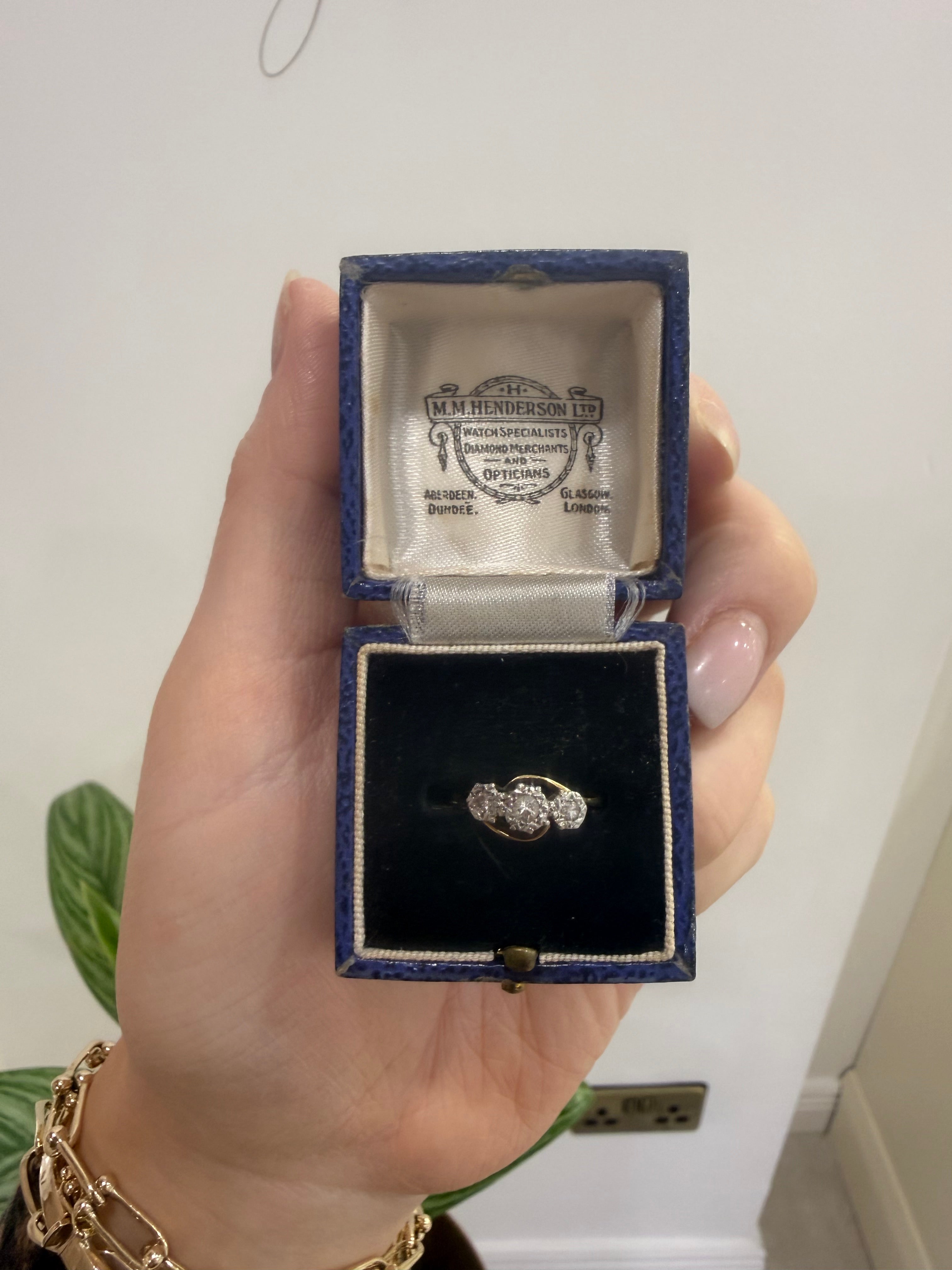 9ct Gold Art Deco Diamond Crossover Ring