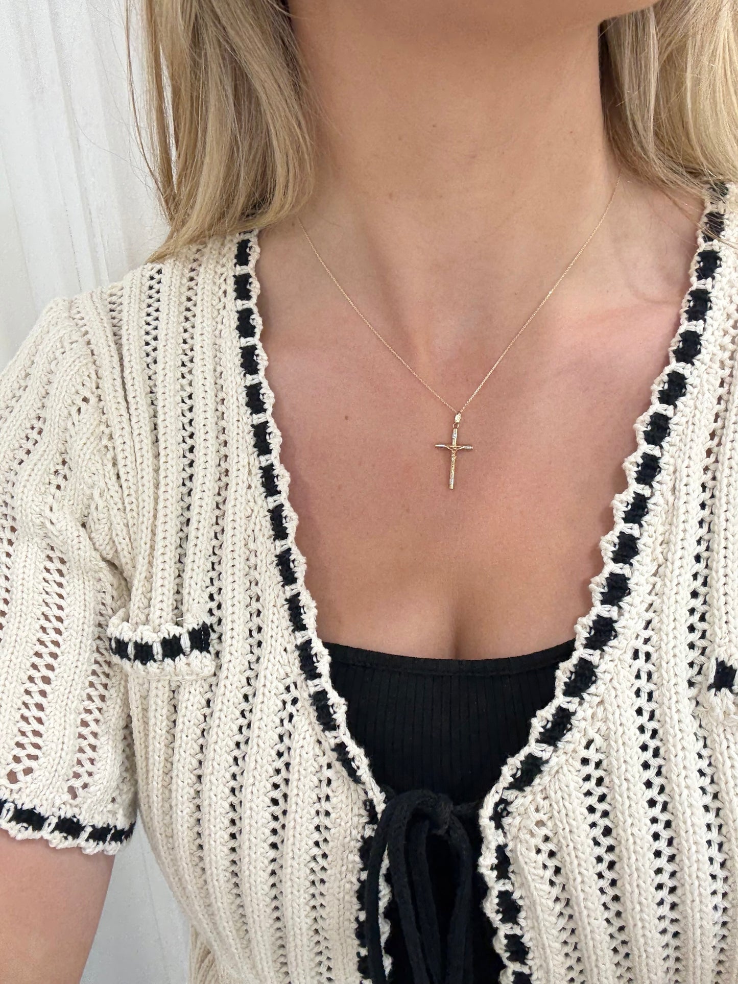 9ct Crucifix Necklace