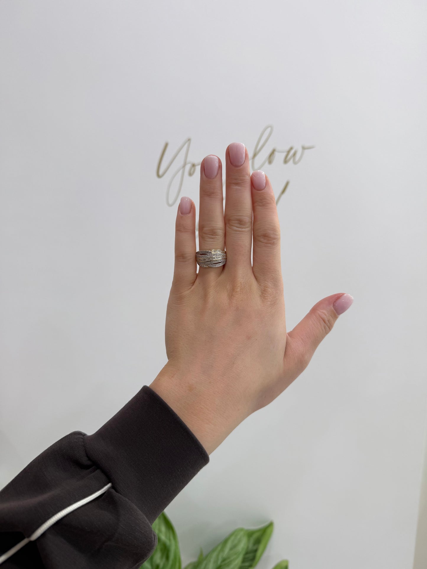 9ct Gold Interwoven Diamond Ring