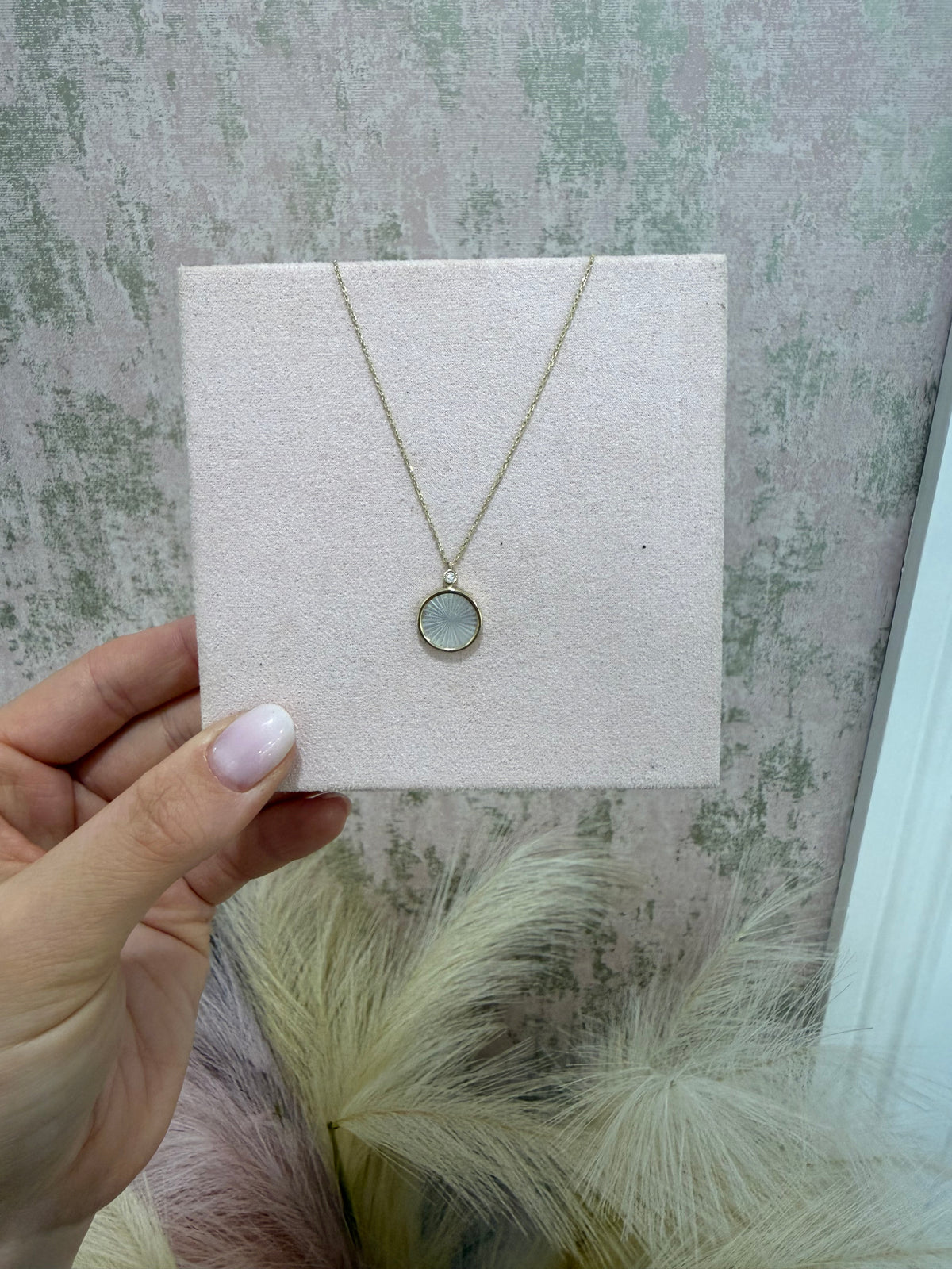 9ct Gold Mother of Pearl Necklace
