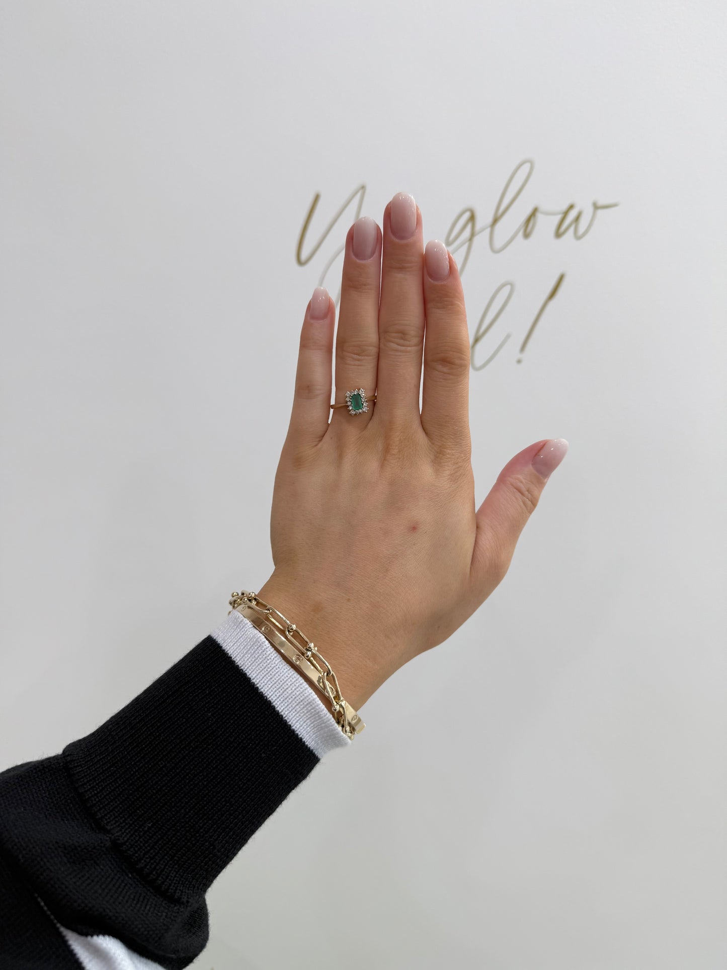 9ct Gold Green Agate & Cz Ring