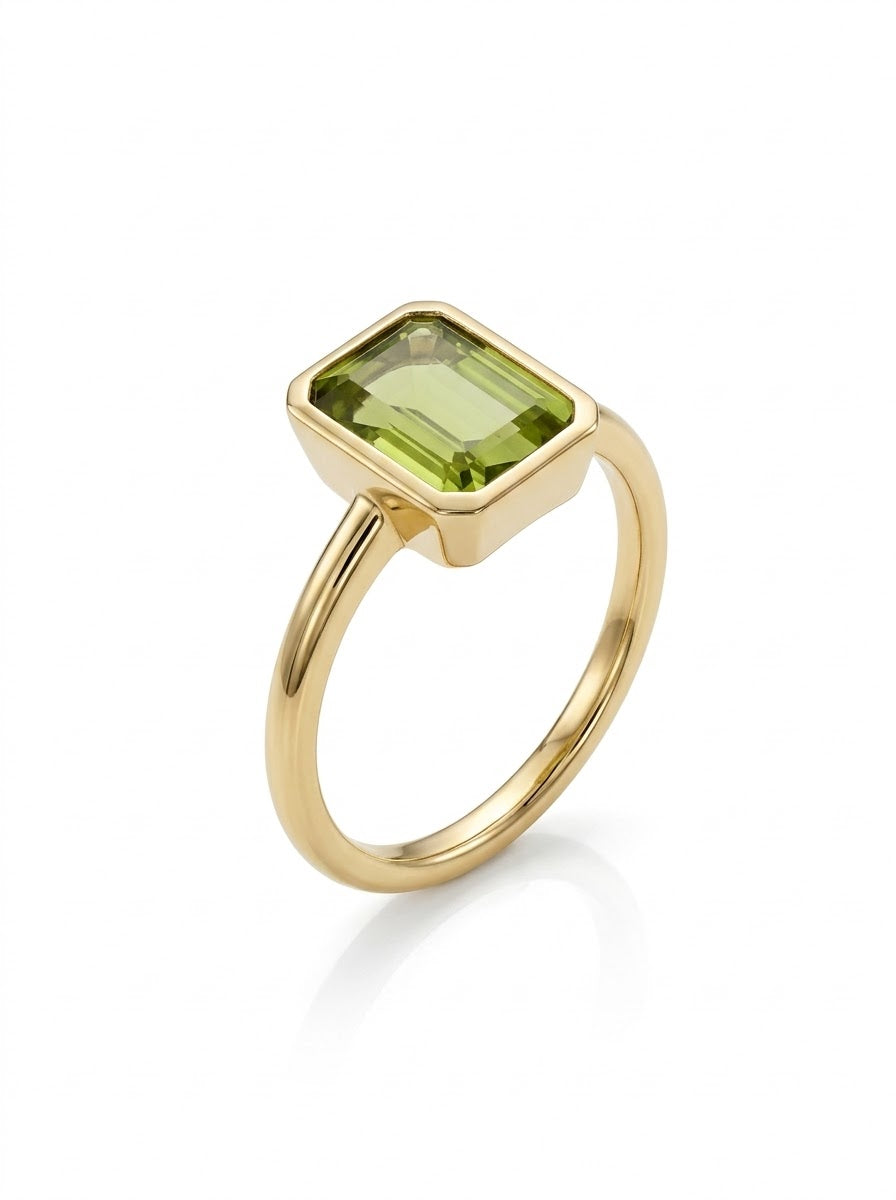 9ct Gold Bezel Set Emerald Cut Peridot Ring