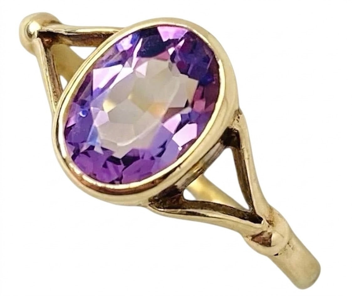 Vintage 9ct Gold and Amethyst Solitaire Ring