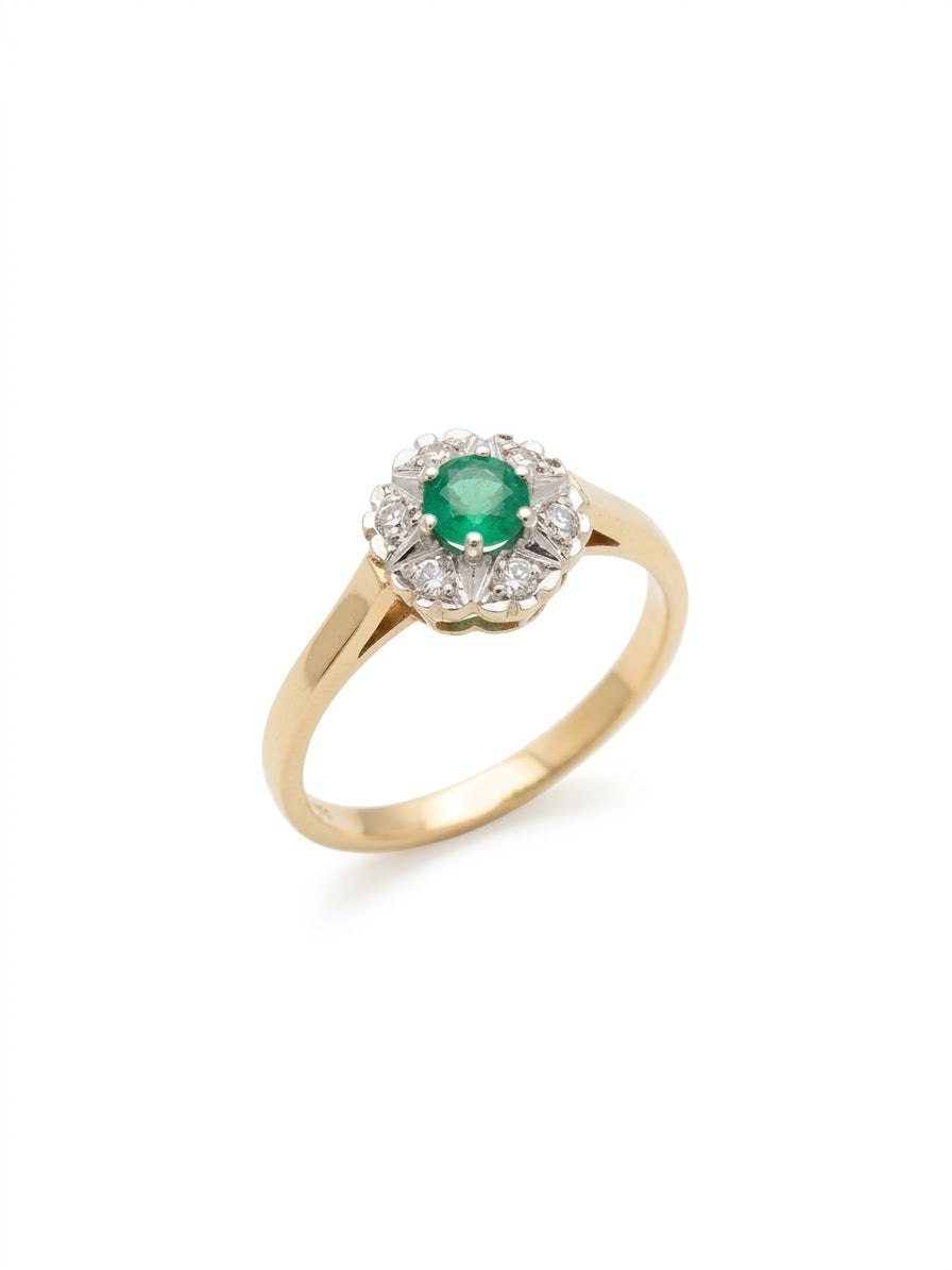 9ct Gold Emerald & Diamond Cluster Ring
