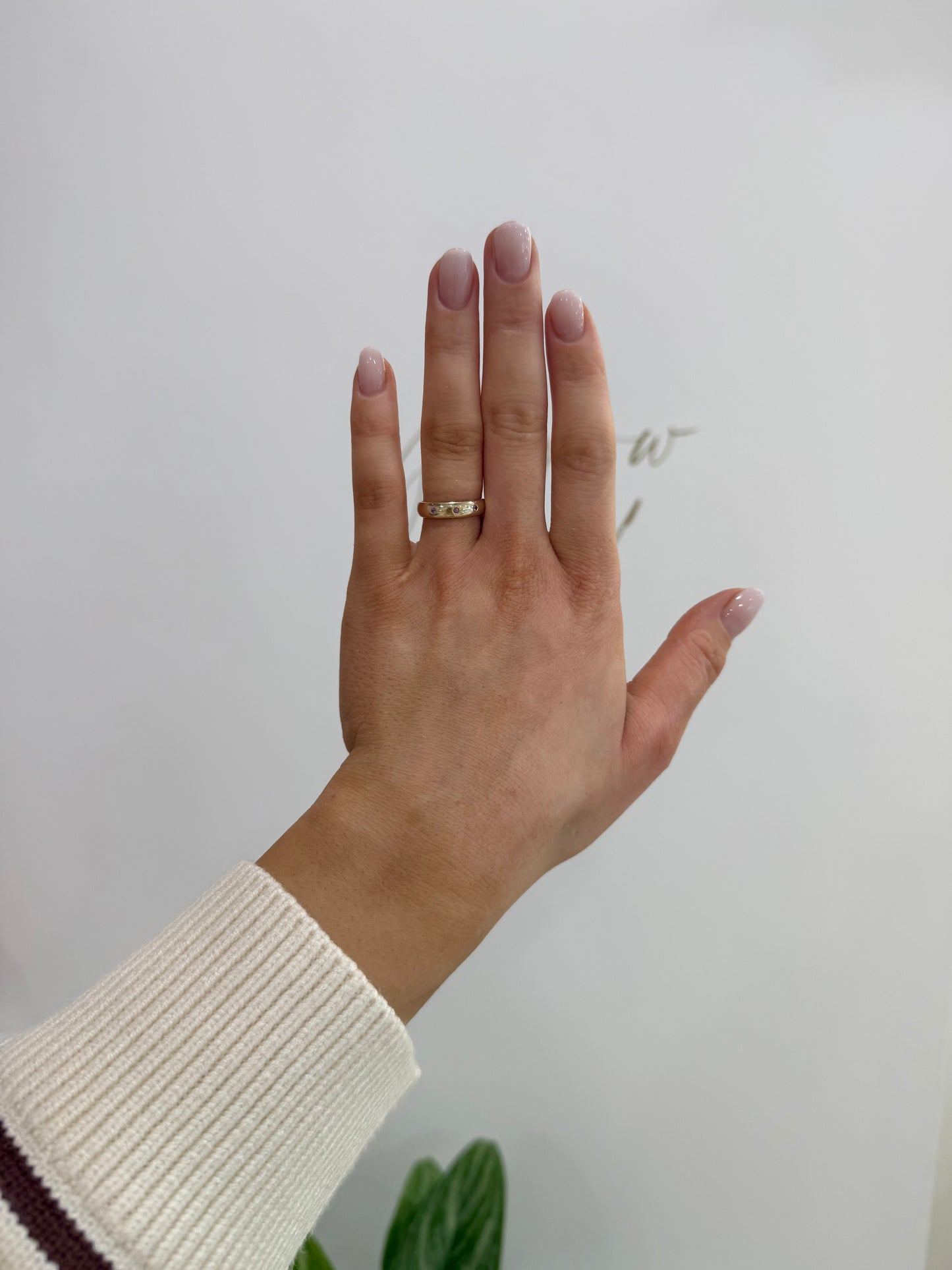 9ct Gold Pink Sapphire Band