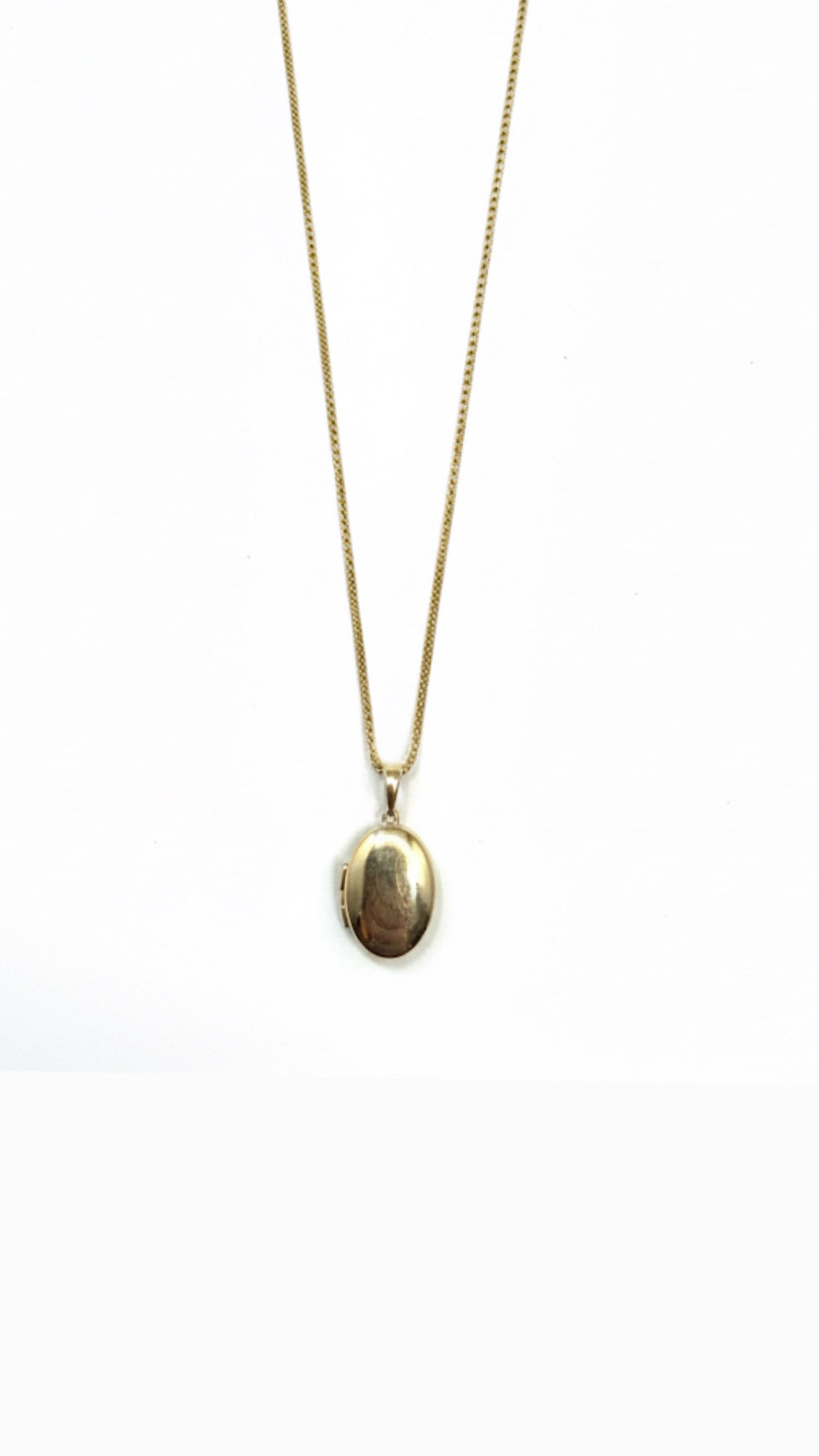 Coleen 9ct Locket