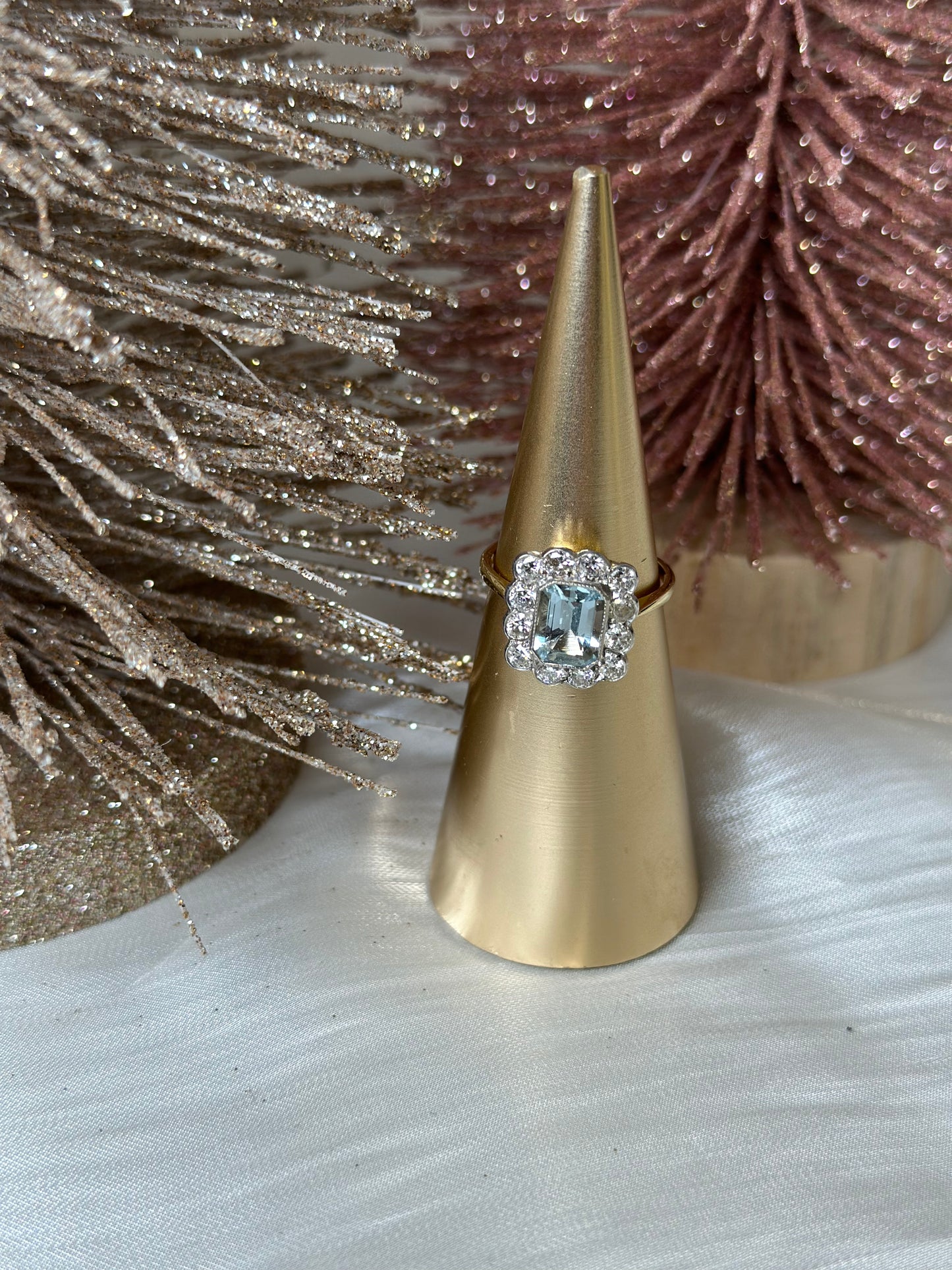 18ct Diamond & Aquamarine Ring