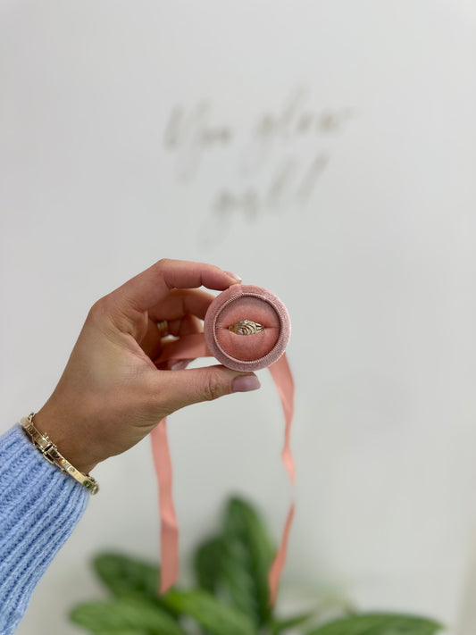 9ct Open Swirl Patterned Ring