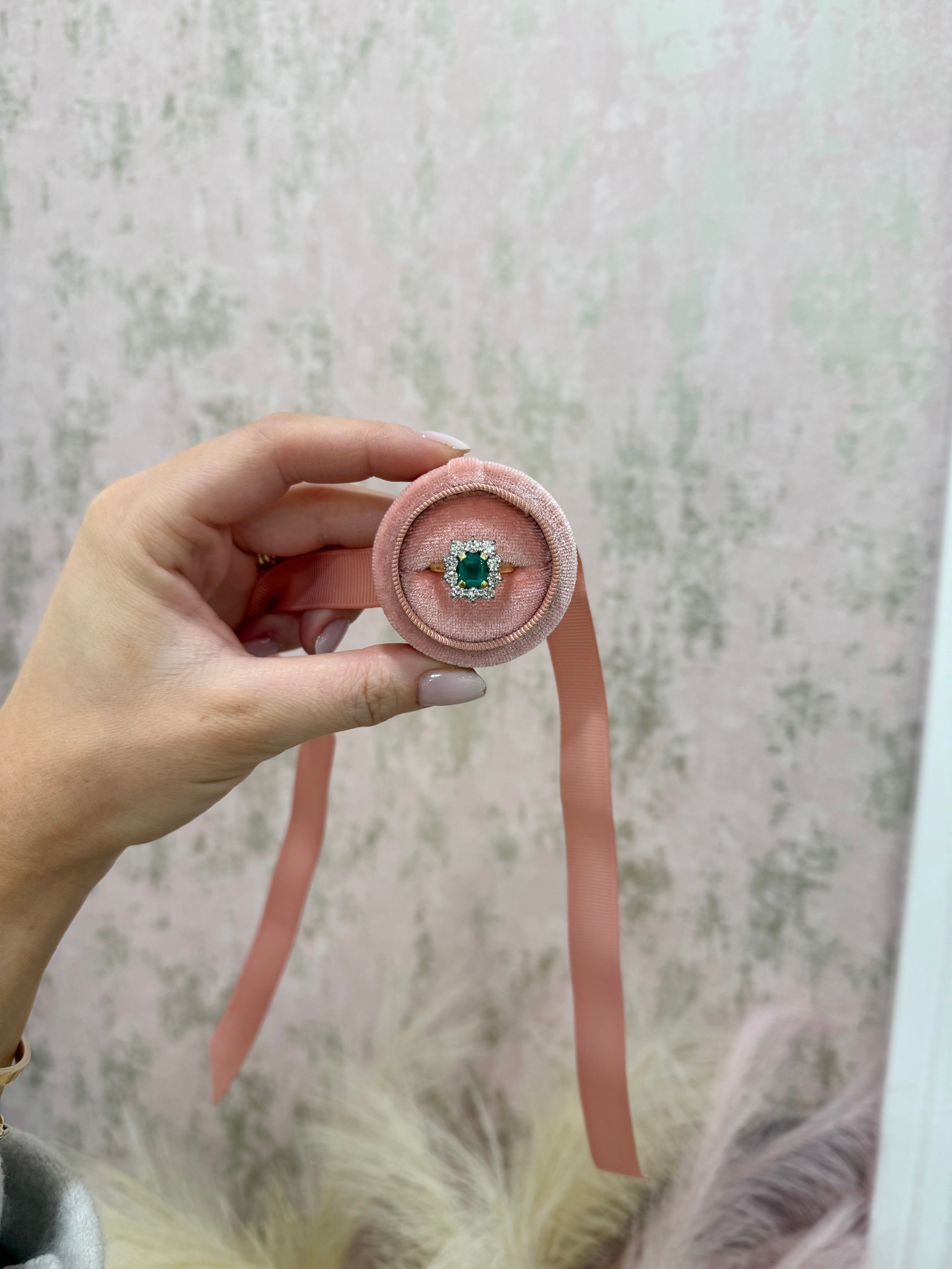 18ct Gold Emerald & Diamond Cluster Ring