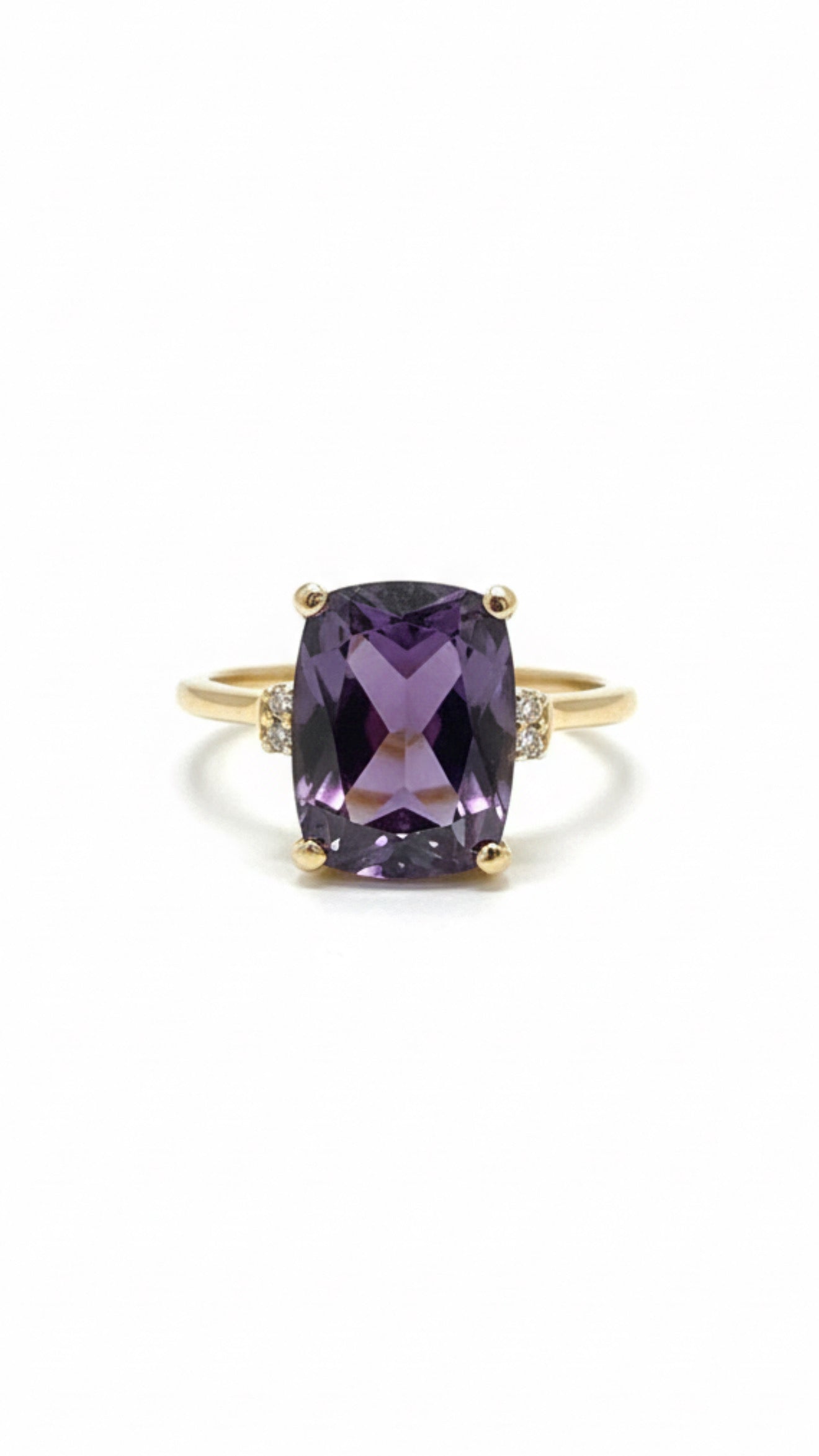 9ct Gold Iolite & Diamond Ring