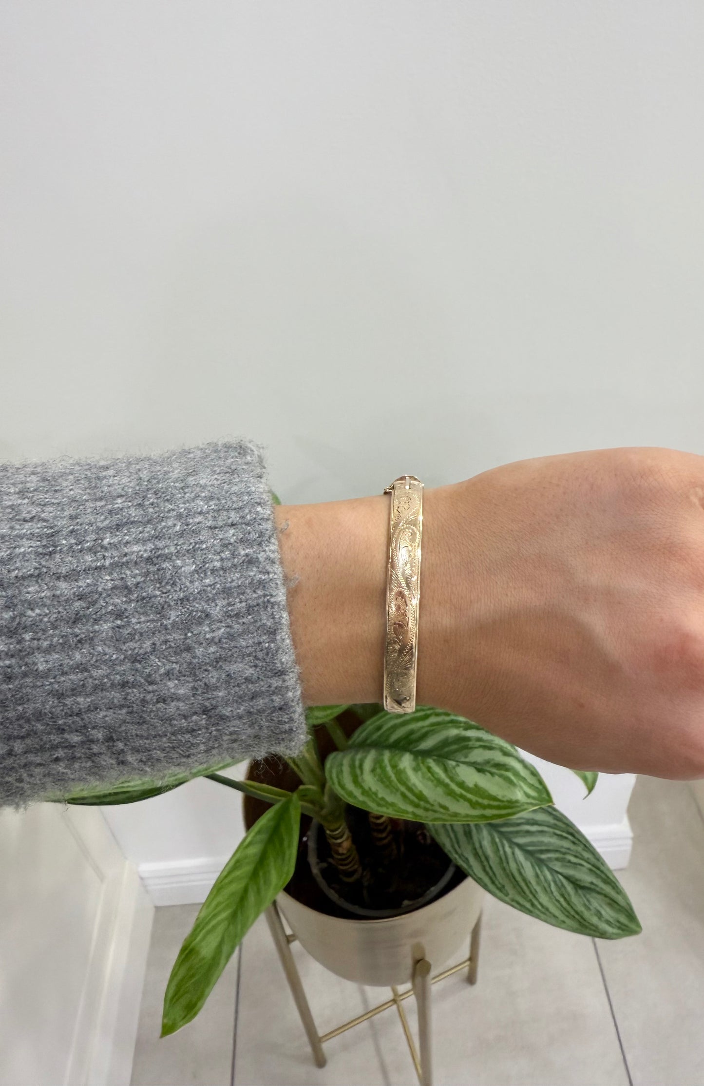 9ct Gold Heavy Textured Bangle