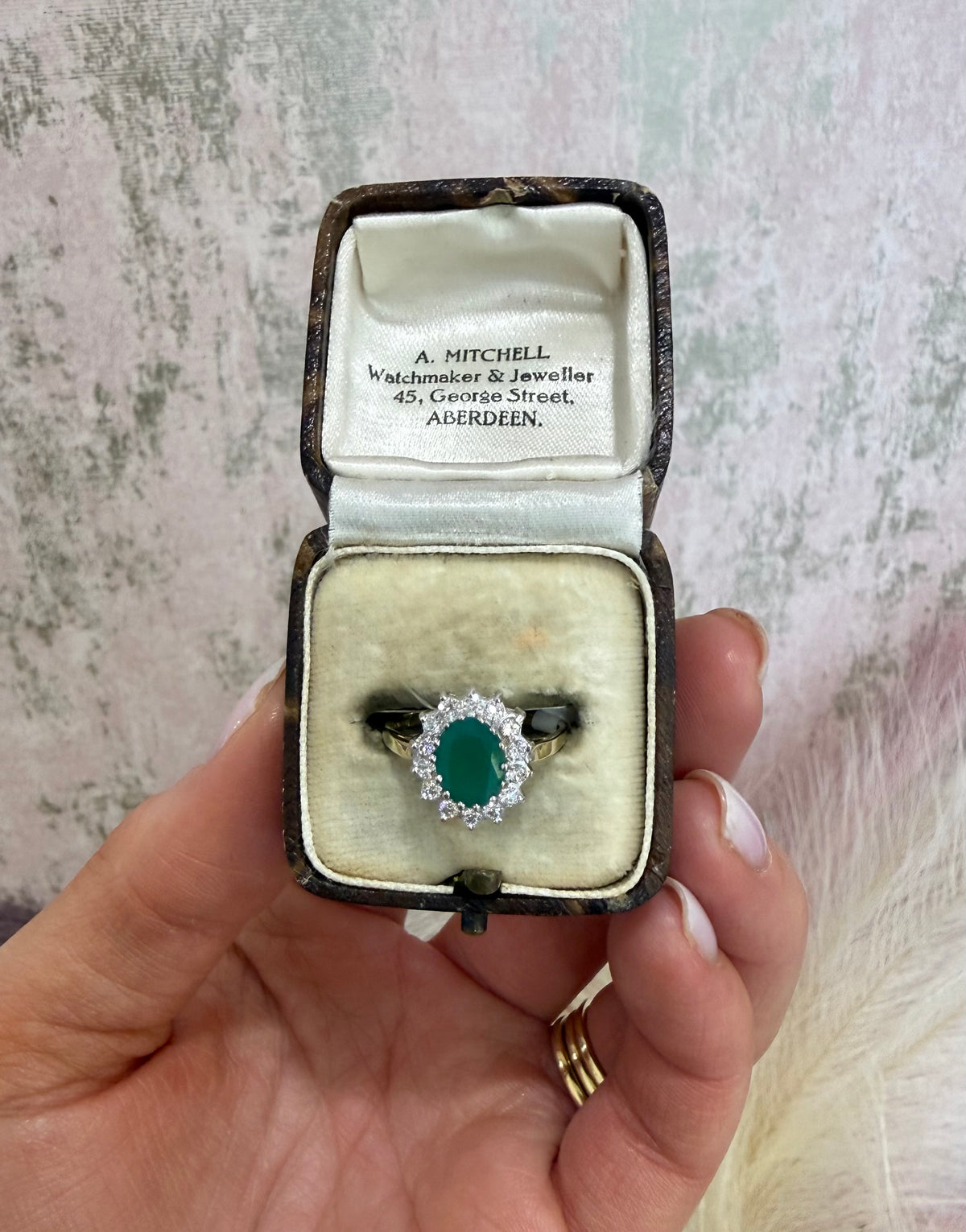 9ct Gold Agate & Cubic Zirconia Ring