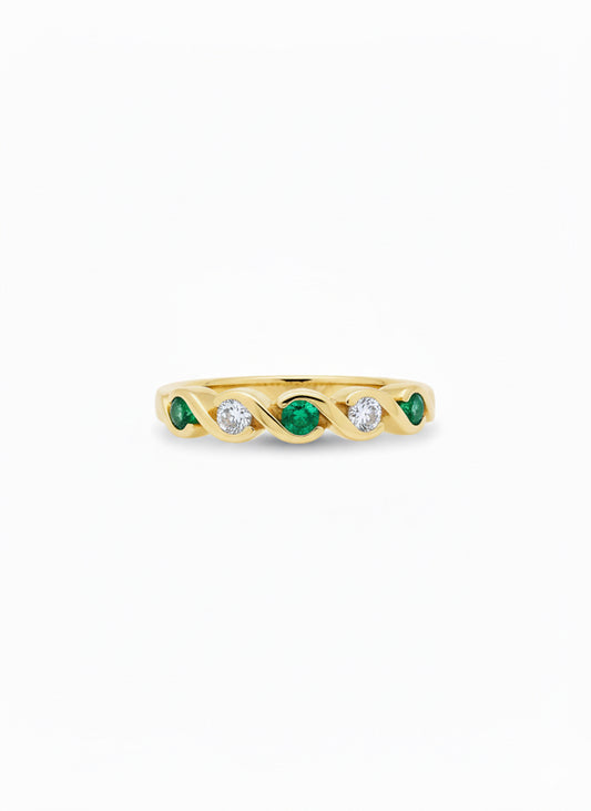 9ct Emerald & Diamond Ring