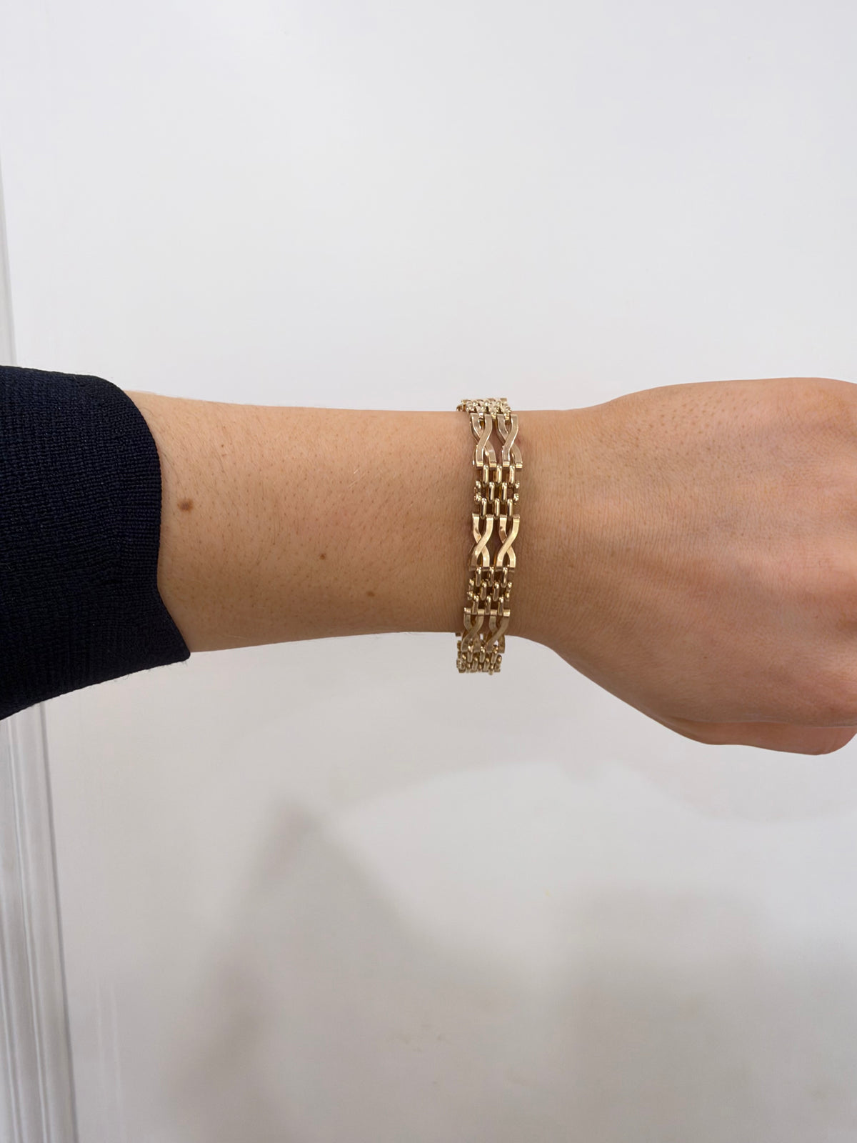9ct Gold Decorated Gate Bracelet
