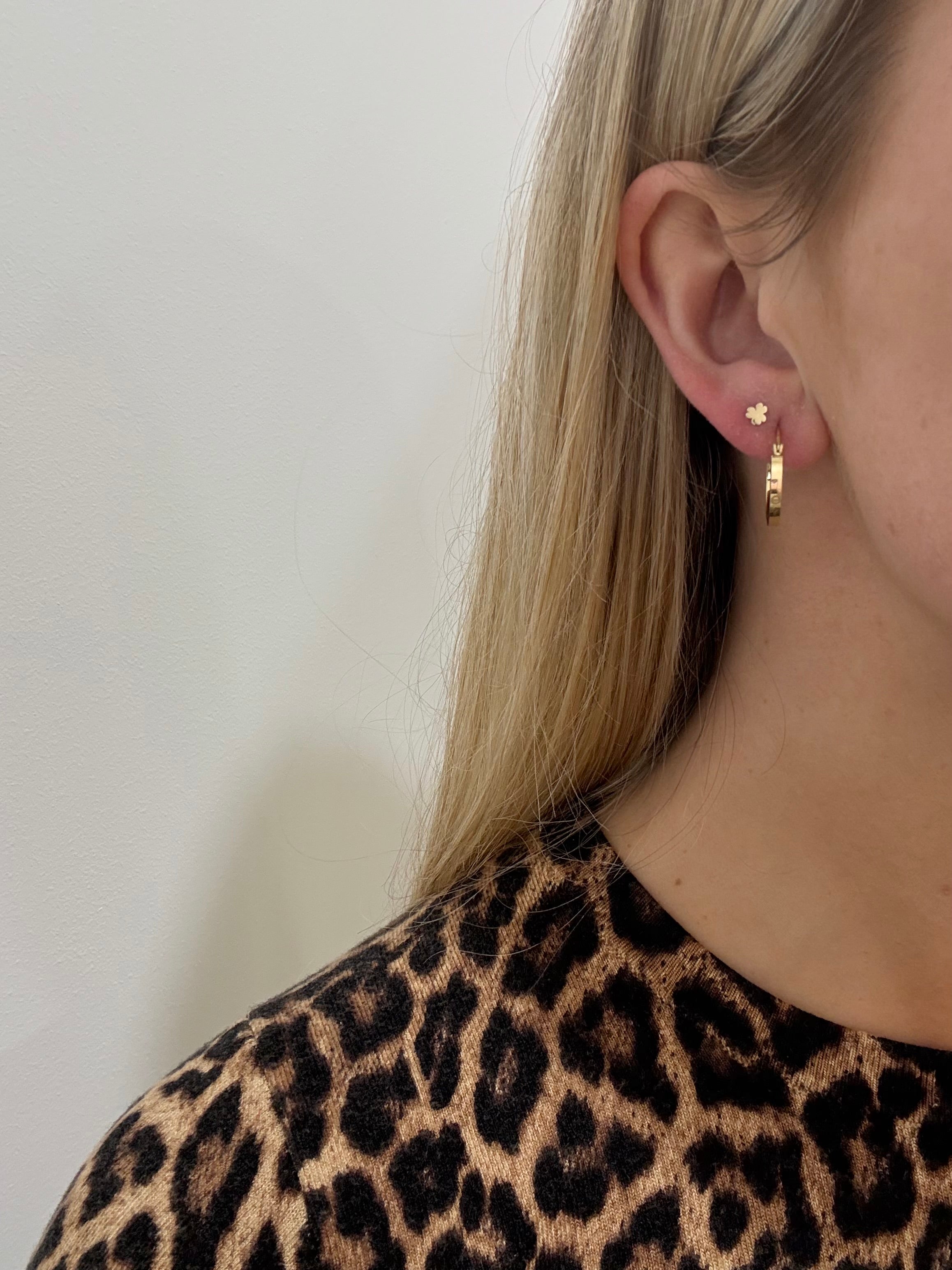 Ellie 9ct Gold Single Flatback Earring