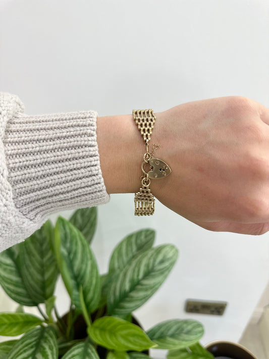 9ct Gold Gate Vintage Bracelet