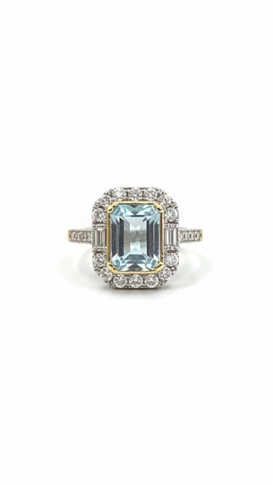 18ct Aquamarine & Diamond Ring