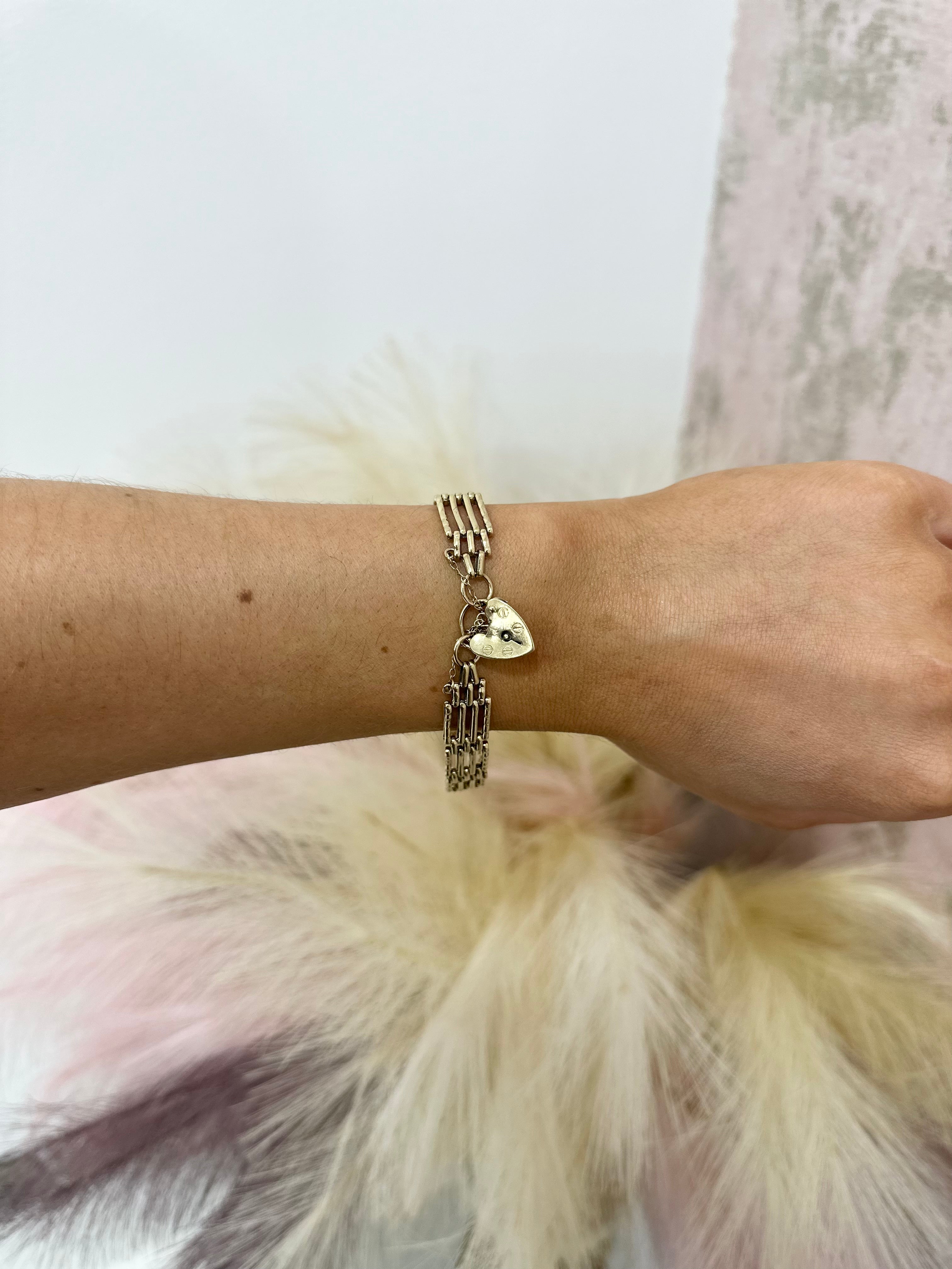 9ct Gold Gate Vintage Bracelet