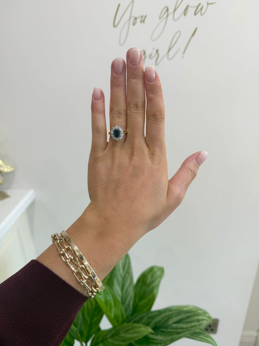 18ct Sapphire & Diamond Ring