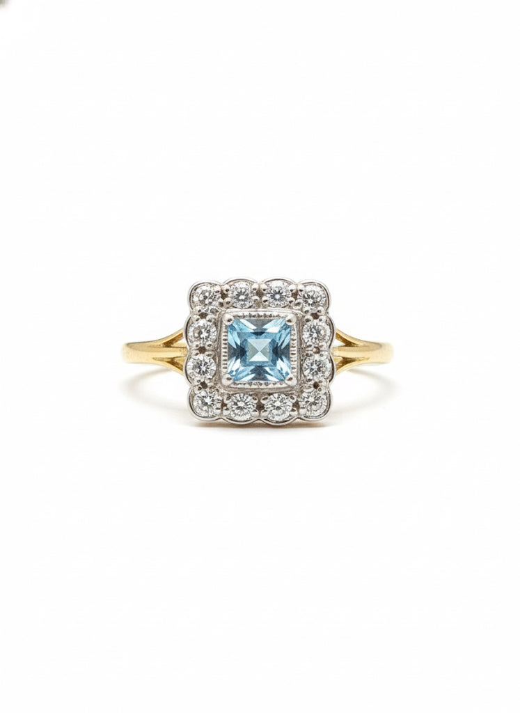 18ct Aquamarine & Diamond Ring