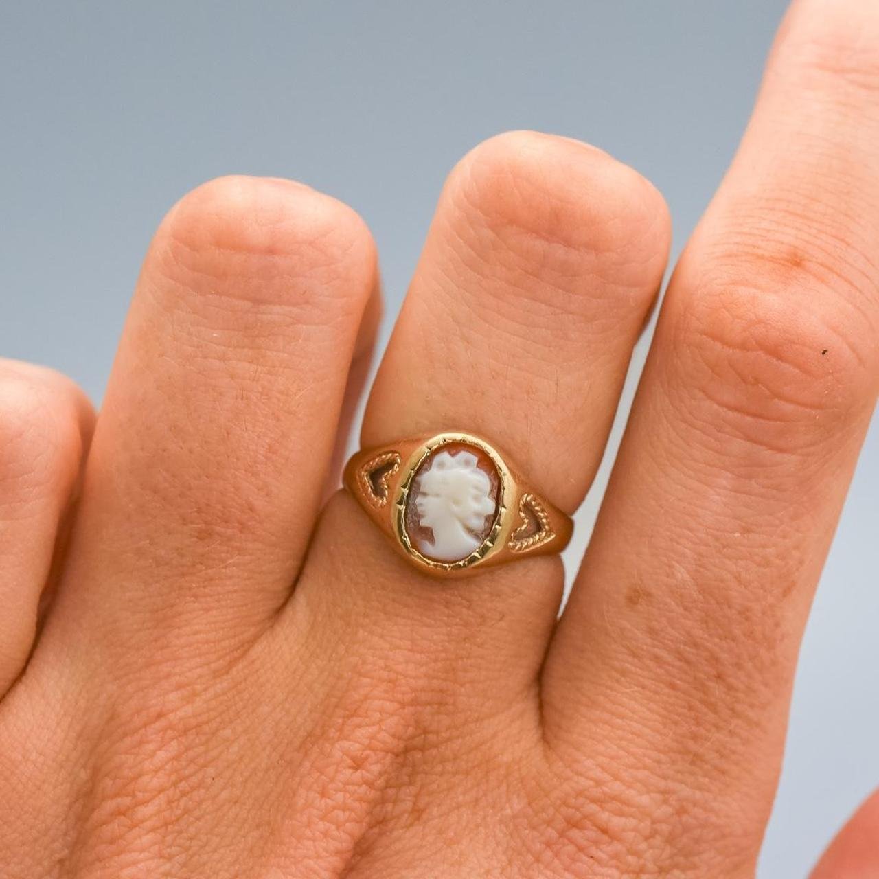 9ct Gold Cameo Ring