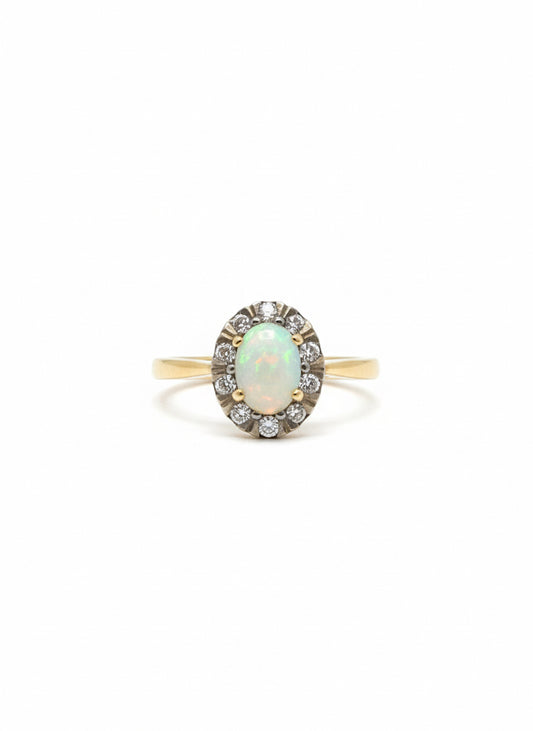 18ct Opal & Diamond Ring