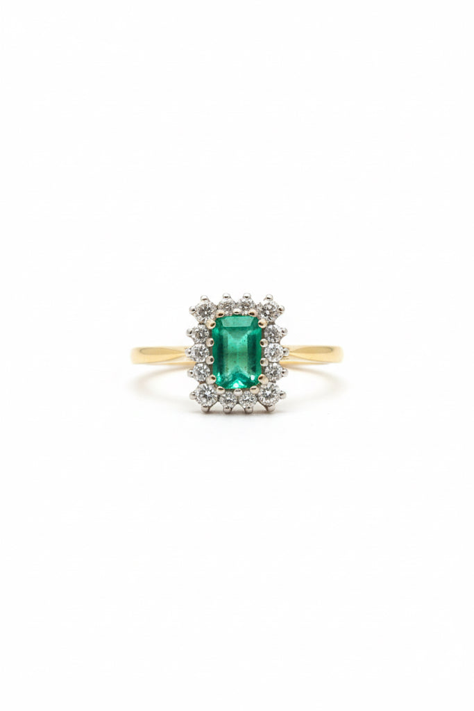 9ct Gold Green Agate & Cz Ring