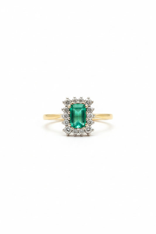 9ct Gold Green Agate & Cz Ring