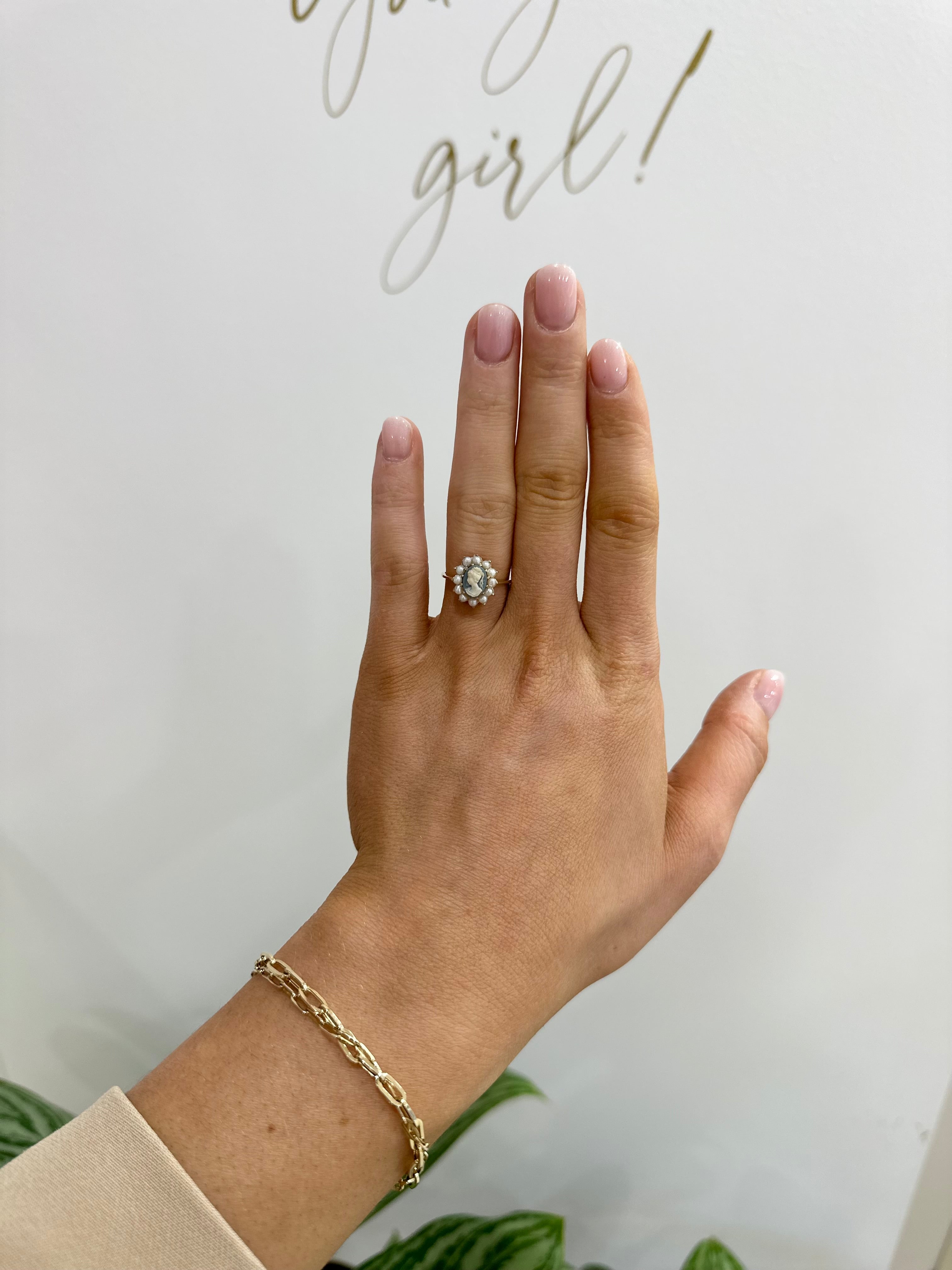 9ct Wedgwood Cameo & Pearl Ring
