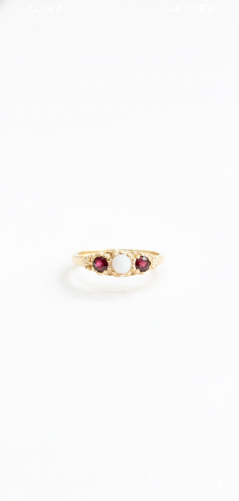 9ct Opal & Garnet Ring