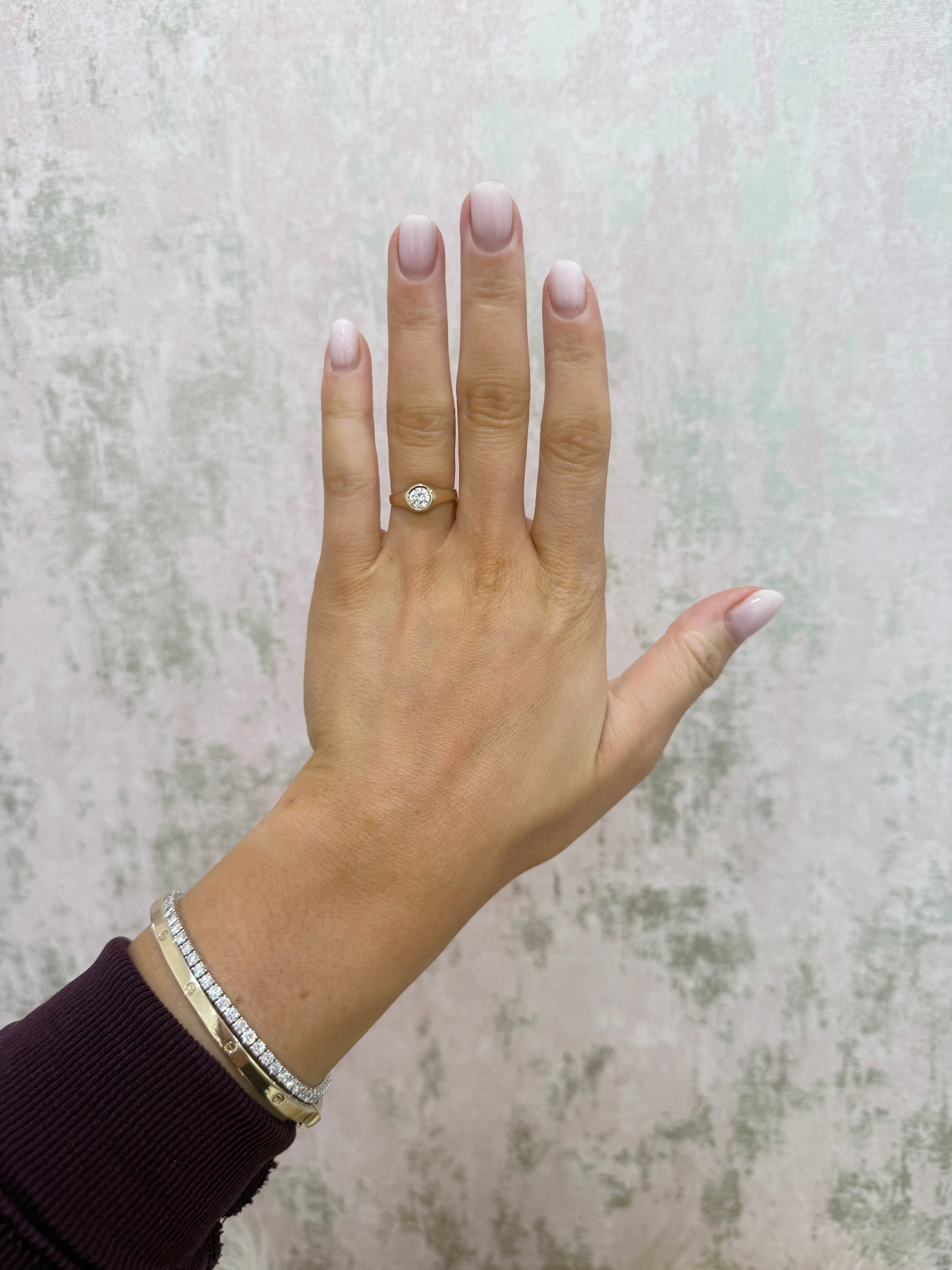 9ct Gold Cubic Zirconia Signet Ring