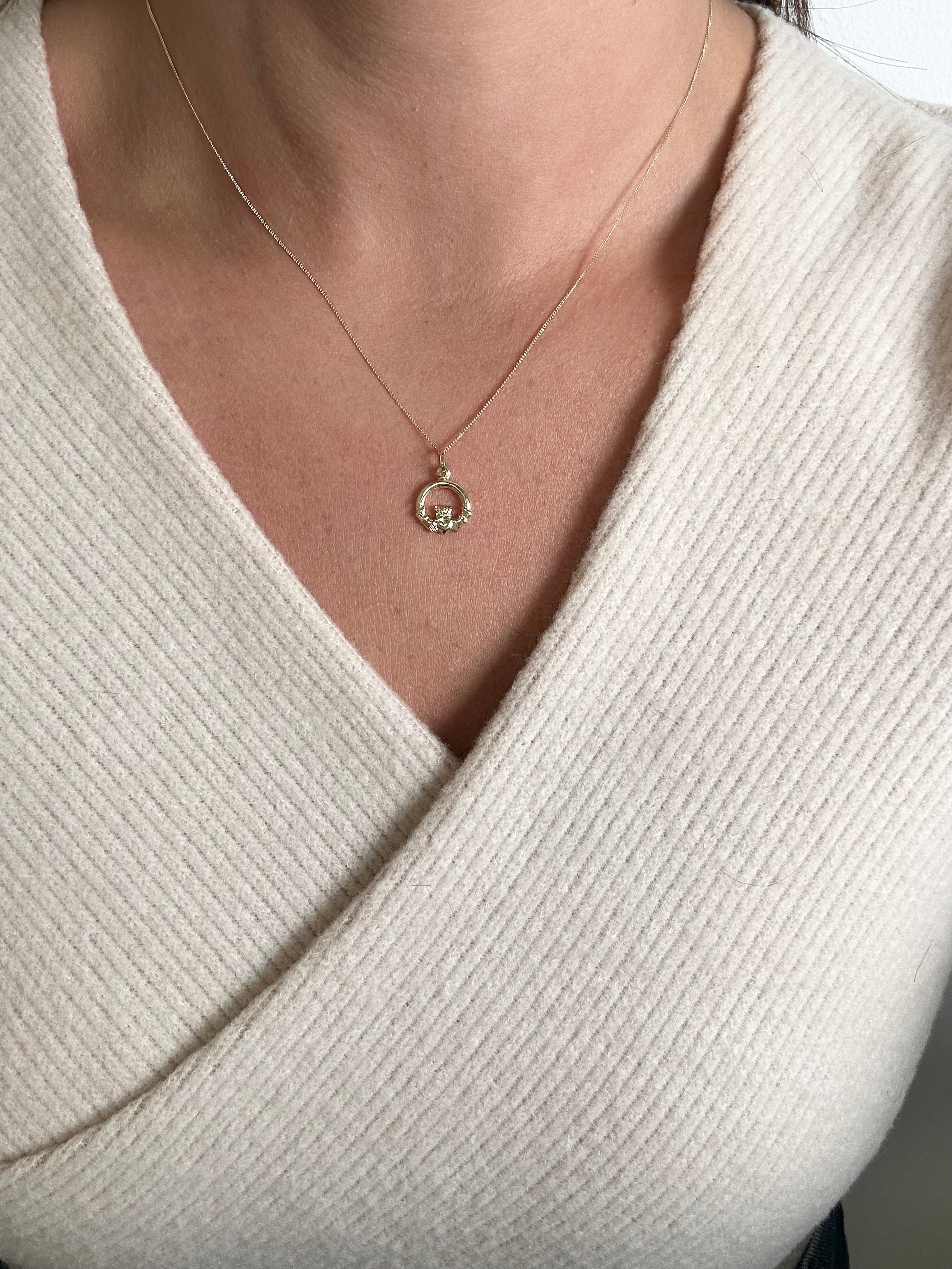 9ct Gold Claddagh Necklace