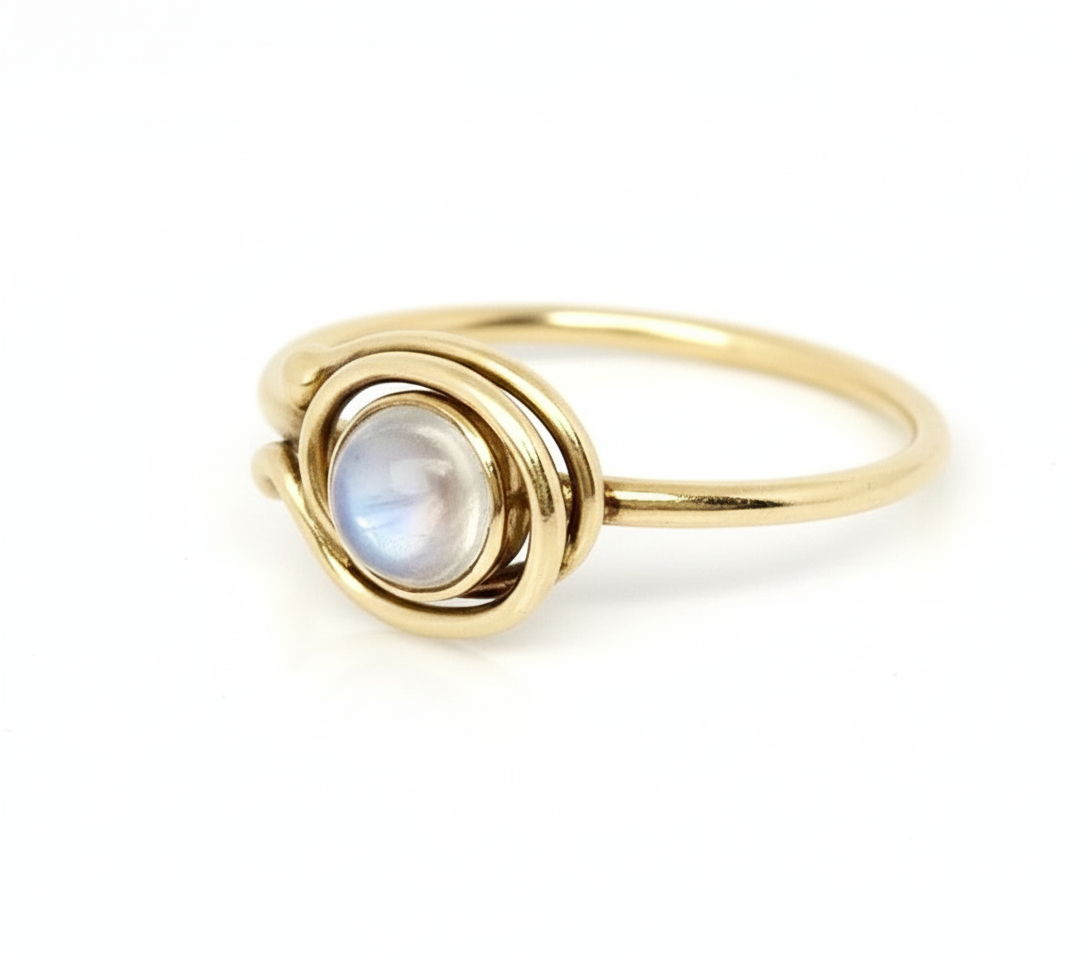 9ct MoonStone Ring